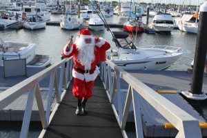 Santa arrived by boat to a great turnout at the MBBC.